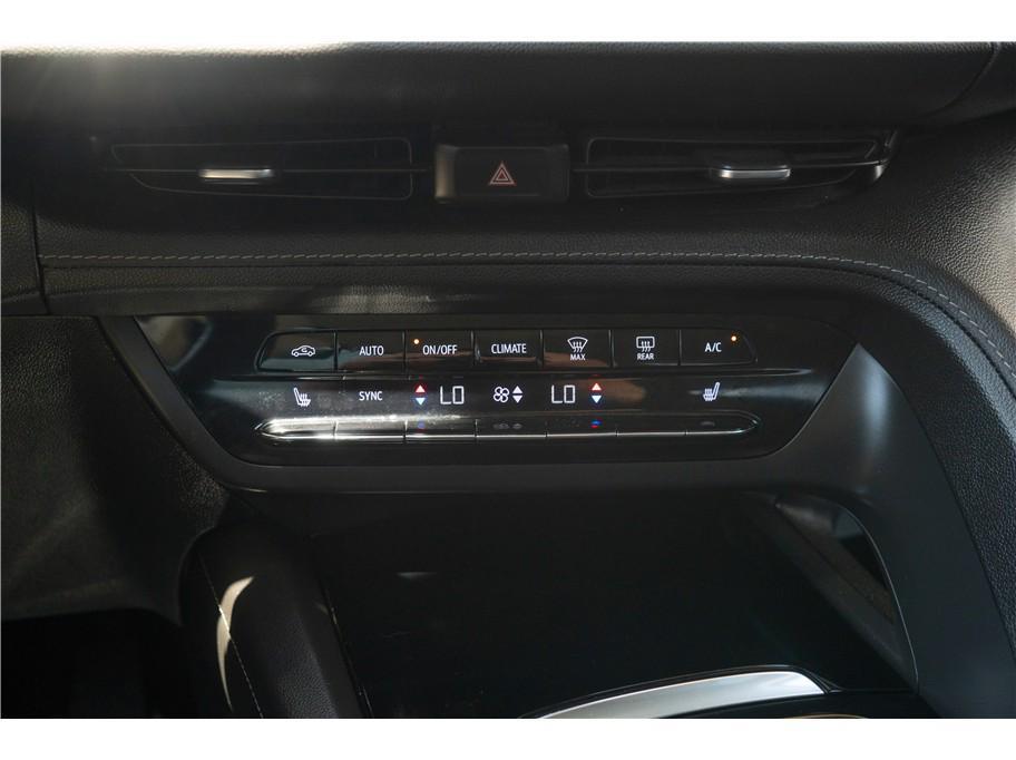 used 2023 Buick Envision car, priced at $20,999