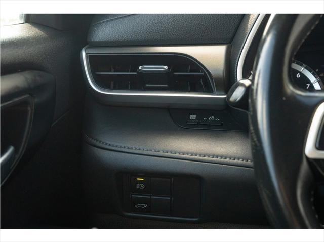 used 2022 Toyota Highlander car, priced at $33,999