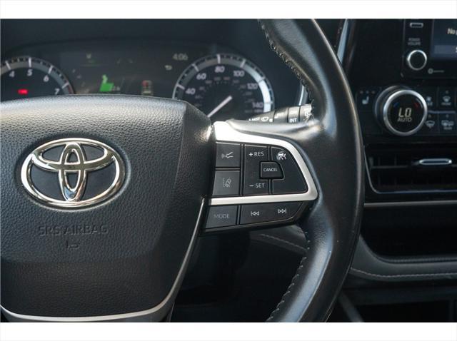 used 2022 Toyota Highlander car, priced at $33,999