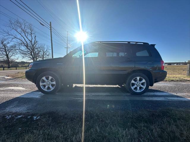 used 2006 Toyota Highlander Hybrid car, priced at $4,999