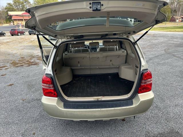 used 2001 Toyota Highlander car, priced at $5,999