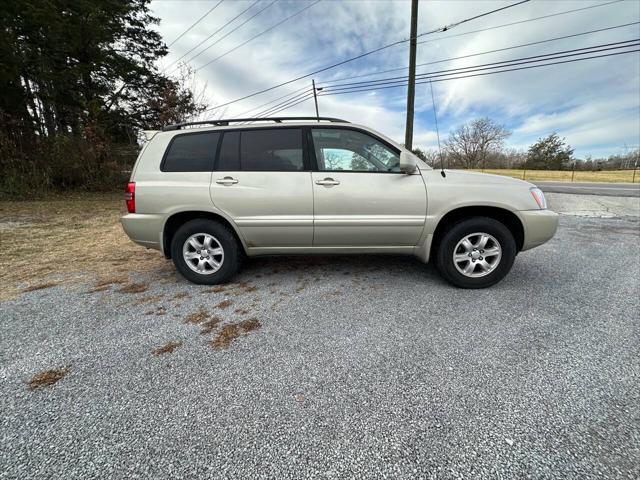 used 2001 Toyota Highlander car, priced at $5,999