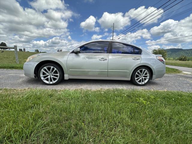 used 2008 Nissan Altima car, priced at $3,999