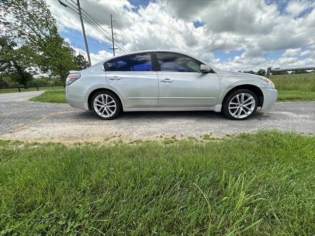 used 2008 Nissan Altima car, priced at $3,999