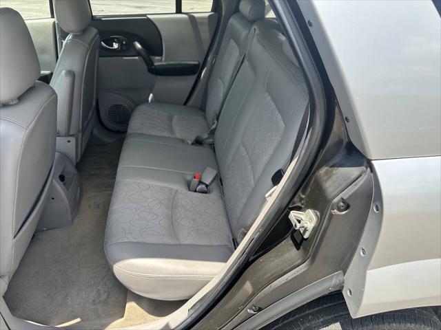 used 2004 Saturn Vue car, priced at $3,999
