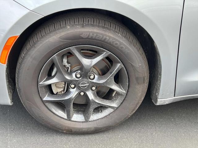 used 2019 Chrysler Pacifica car, priced at $14,787
