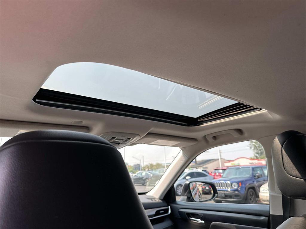 used 2020 Toyota Highlander car, priced at $26,200