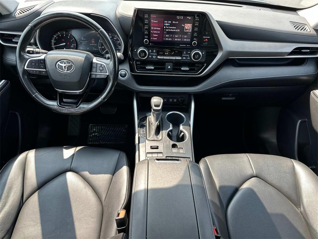 used 2020 Toyota Highlander car, priced at $26,200