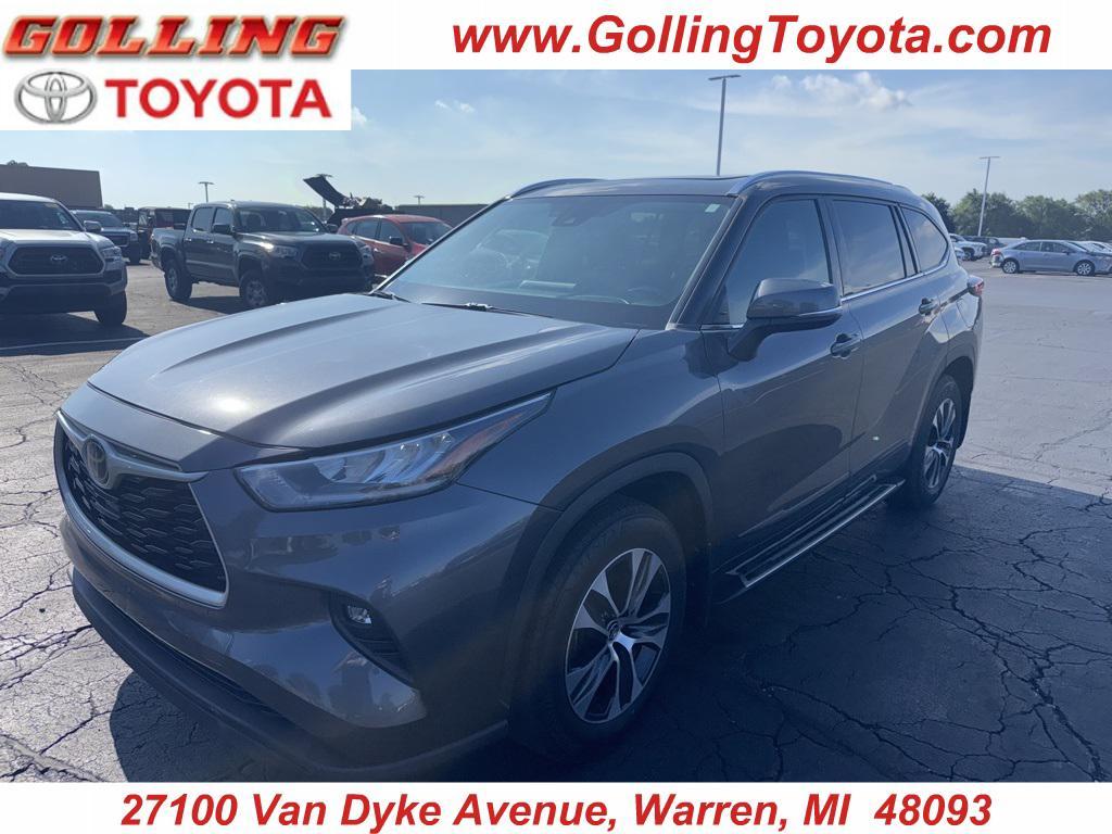 used 2020 Toyota Highlander car, priced at $27,999
