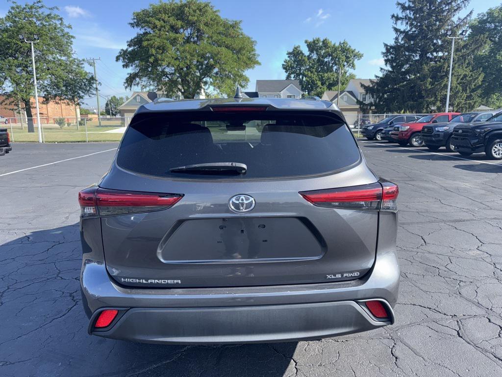 used 2020 Toyota Highlander car, priced at $27,999