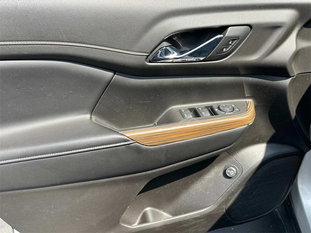 used 2019 GMC Acadia car, priced at $14,000
