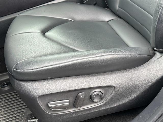 used 2023 Toyota Highlander car, priced at $39,999