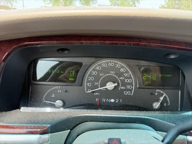 used 2004 Lincoln Town Car car, priced at $5,995