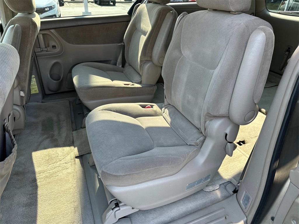 used 2004 Toyota Sienna car, priced at $3,600