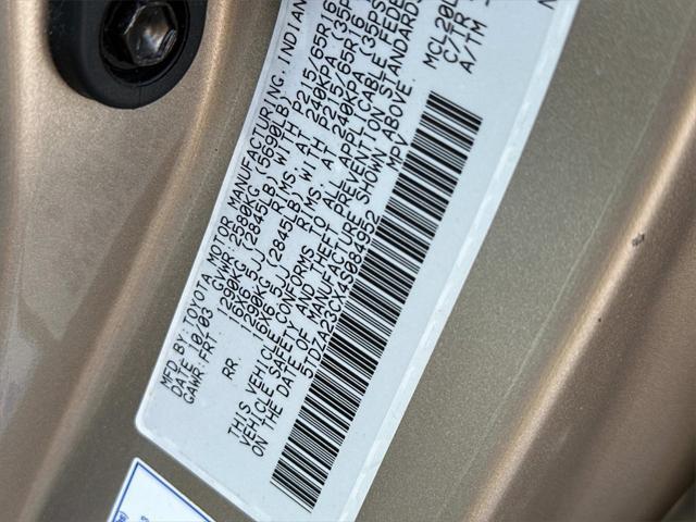 used 2004 Toyota Sienna car, priced at $3,999