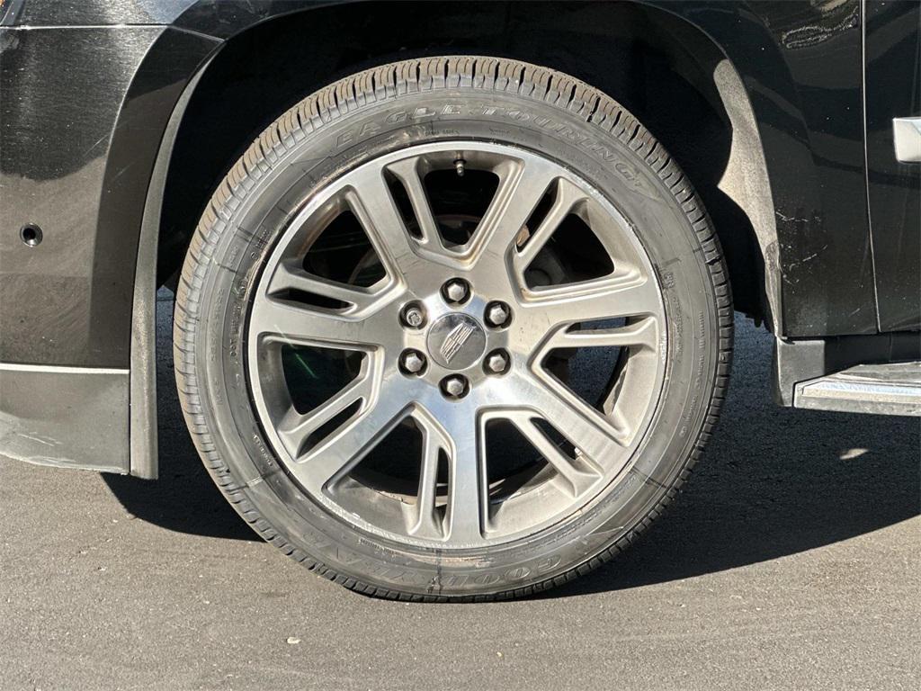 used 2019 Cadillac Escalade ESV car, priced at $25,999