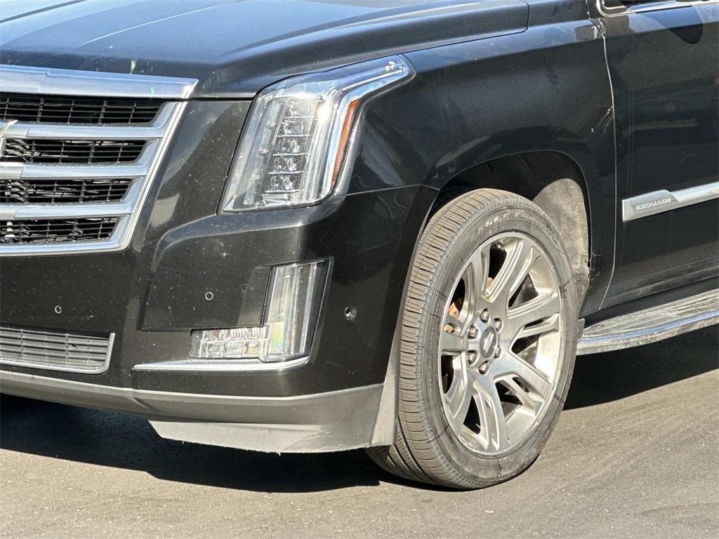 used 2019 Cadillac Escalade ESV car, priced at $25,999
