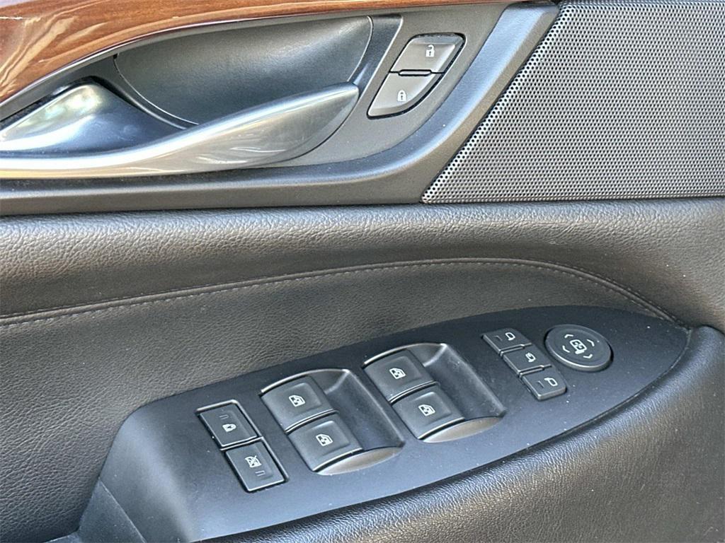 used 2019 Cadillac Escalade ESV car, priced at $25,999