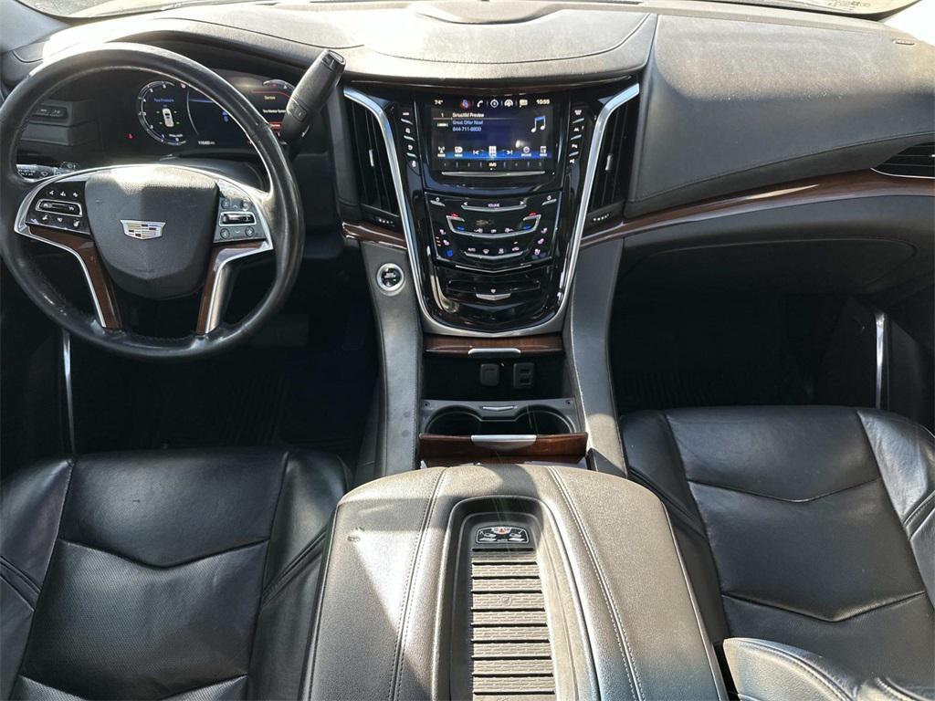 used 2019 Cadillac Escalade ESV car, priced at $25,999
