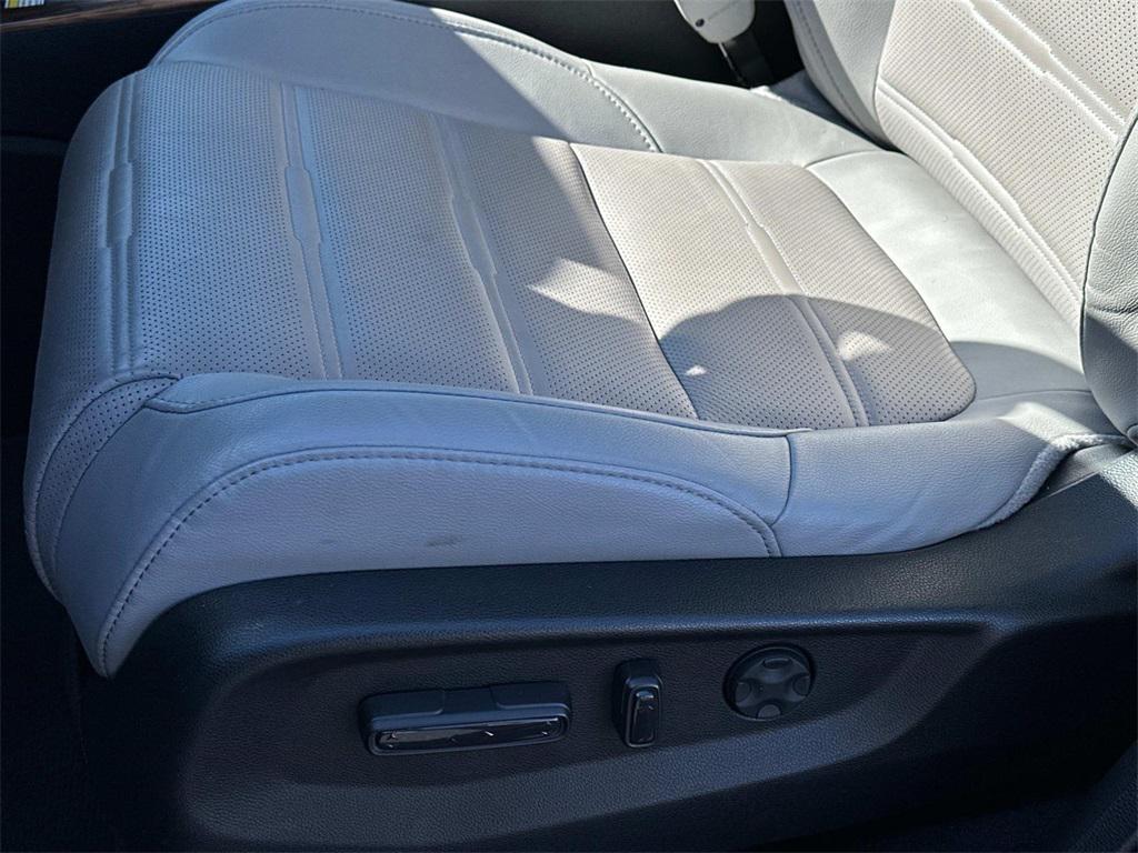 used 2022 Honda CR-V car, priced at $29,111