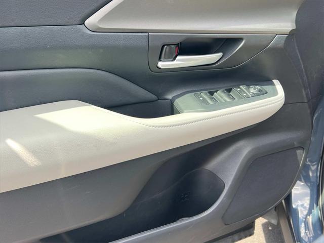 used 2025 Toyota Grand Highlander car, priced at $46,999