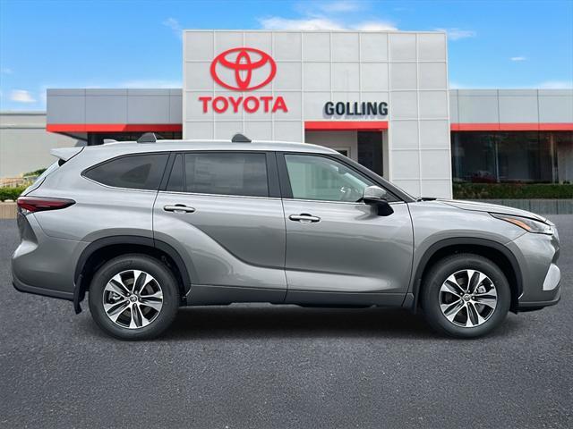 new 2025 Toyota Highlander car, priced at $49,232