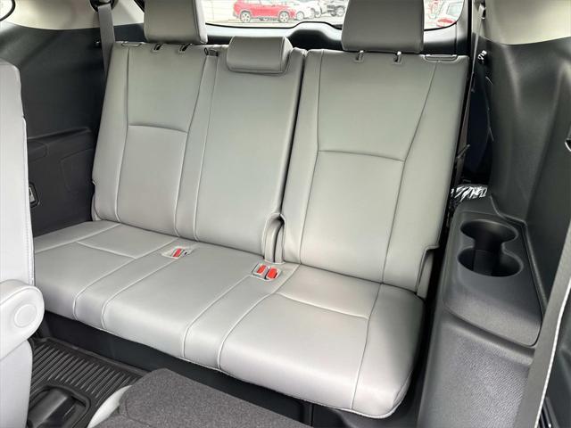 new 2025 Toyota Highlander car, priced at $49,232