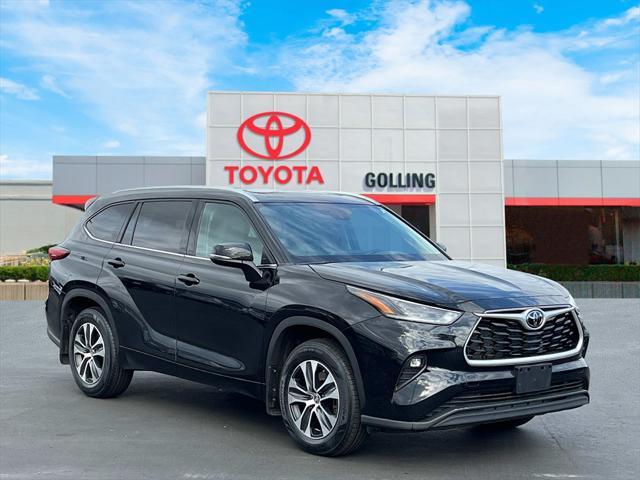 used 2021 Toyota Highlander car, priced at $25,109