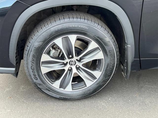 used 2021 Toyota Highlander car, priced at $25,109