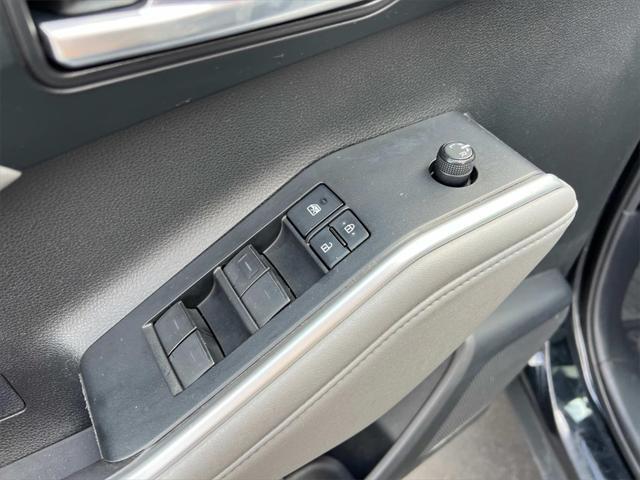 used 2021 Toyota Highlander car, priced at $25,109