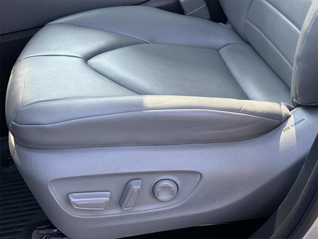 used 2022 Toyota Highlander car, priced at $35,999