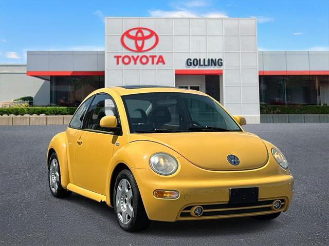 used 2000 Volkswagen New Beetle car, priced at $6,666