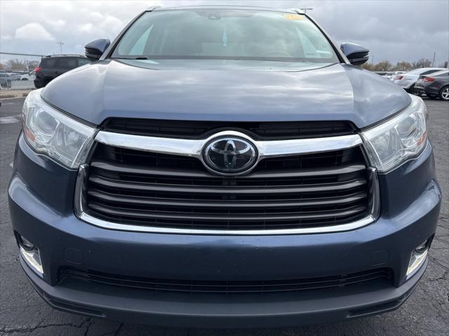 used 2016 Toyota Highlander car, priced at $22,999