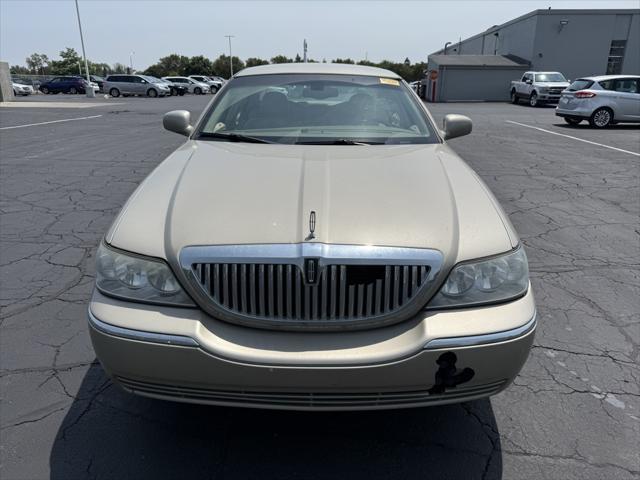 used 2005 Lincoln Town Car car, priced at $4,444
