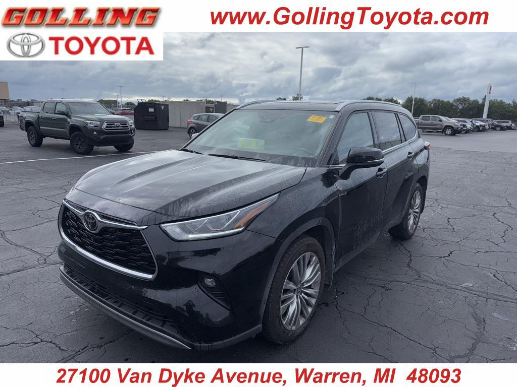 used 2022 Toyota Highlander car, priced at $43,000
