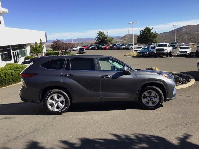 used 2023 Toyota Highlander car, priced at $31,467