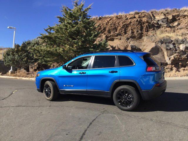 used 2023 Jeep Cherokee car, priced at $25,487