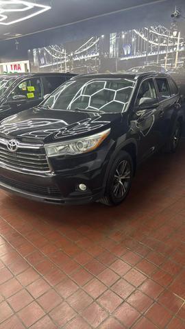 used 2016 Toyota Highlander car, priced at $19,500