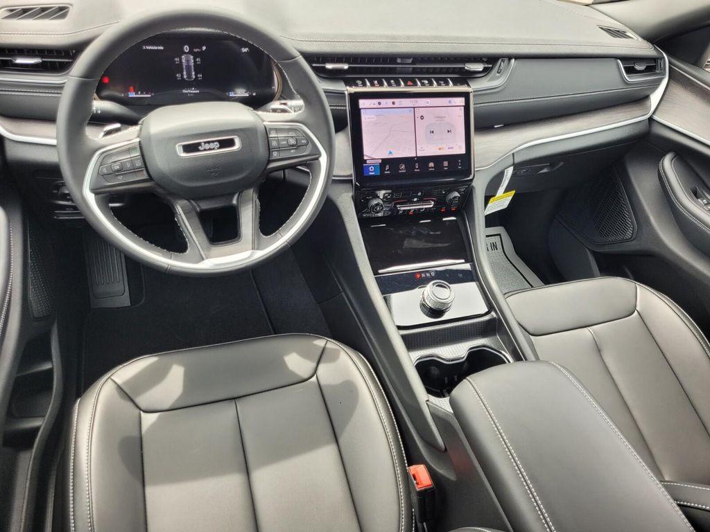 new 2025 Jeep Grand Cherokee car, priced at $41,401