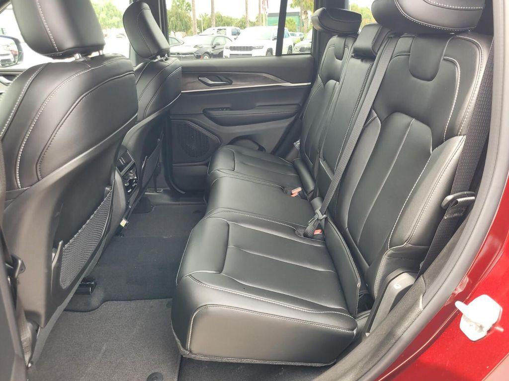 new 2025 Jeep Grand Cherokee car, priced at $41,401