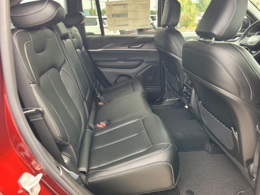 new 2025 Jeep Grand Cherokee car, priced at $41,401