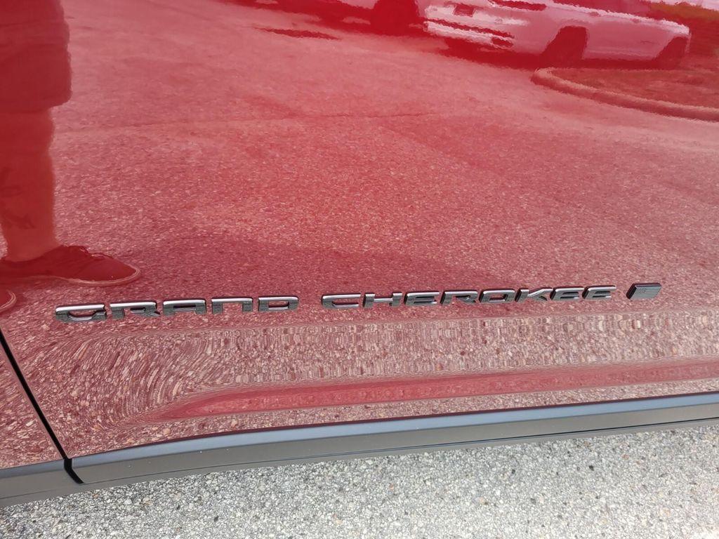 new 2025 Jeep Grand Cherokee car, priced at $41,401