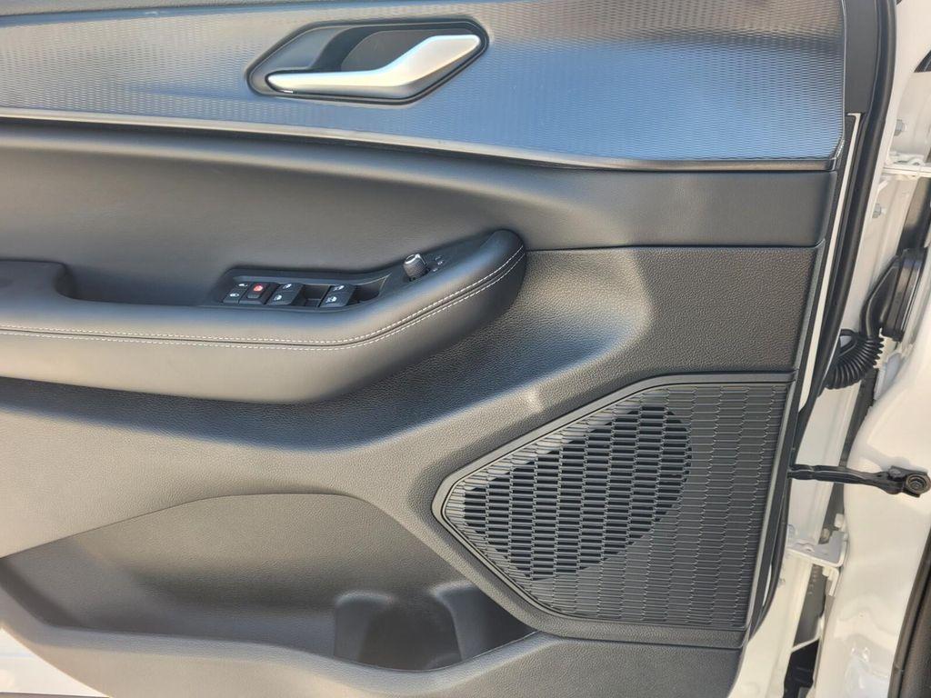 new 2025 Jeep Grand Cherokee car, priced at $38,801