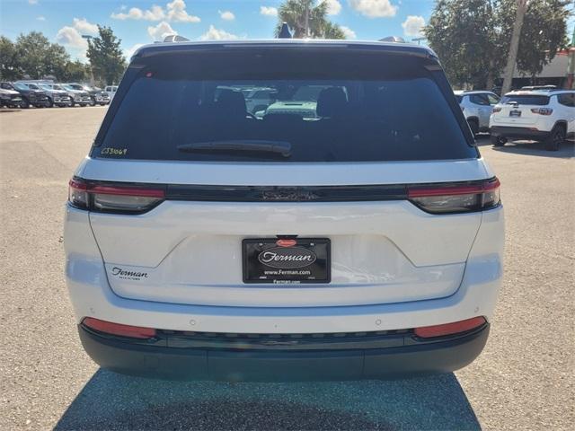 new 2025 Jeep Grand Cherokee car, priced at $40,120
