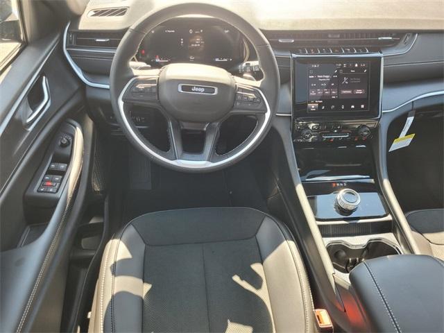 new 2025 Jeep Grand Cherokee car, priced at $40,120