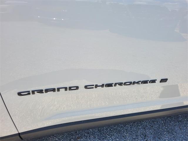 new 2025 Jeep Grand Cherokee car, priced at $40,120
