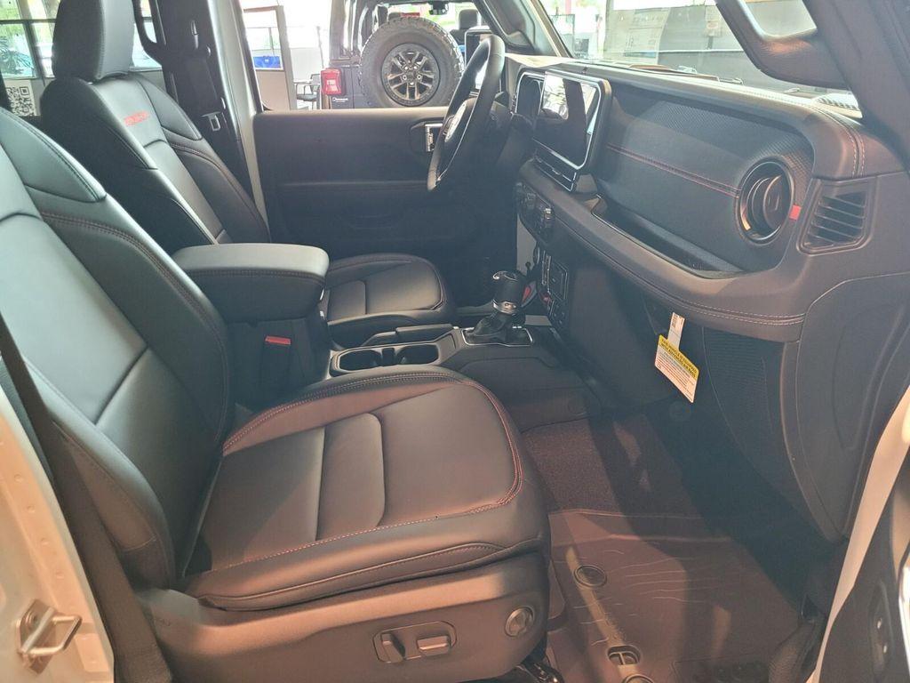 new 2025 Jeep Gladiator car, priced at $57,165