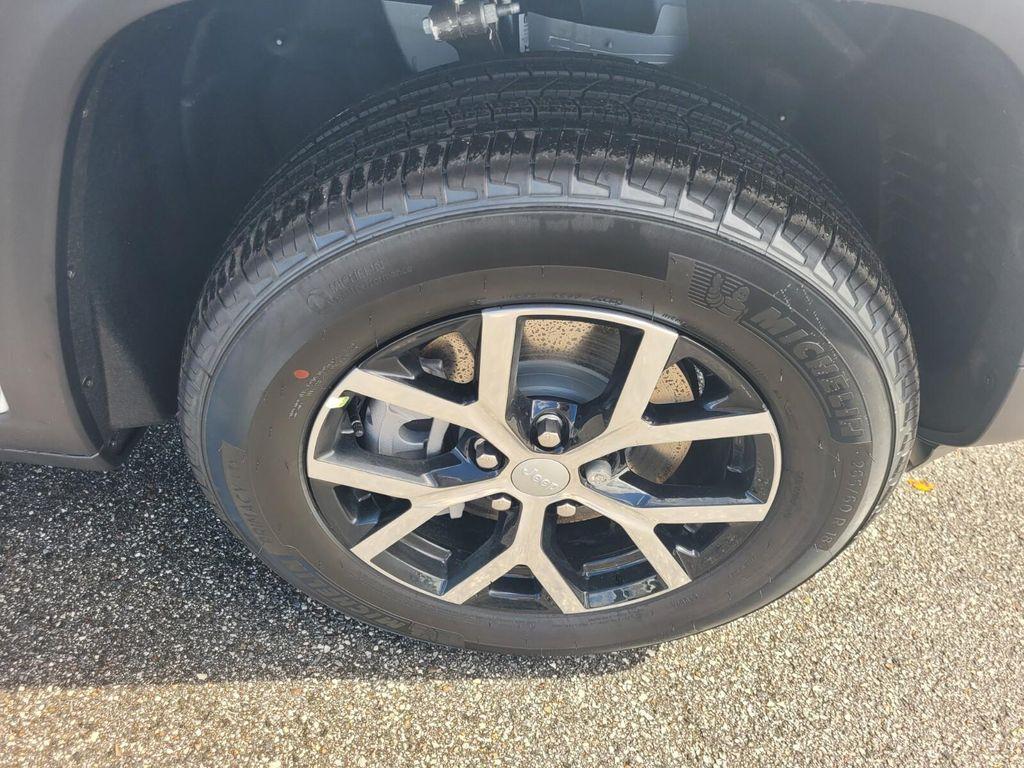 new 2025 Jeep Grand Cherokee L car, priced at $39,514