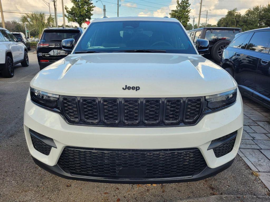 new 2025 Jeep Grand Cherokee car, priced at $41,075