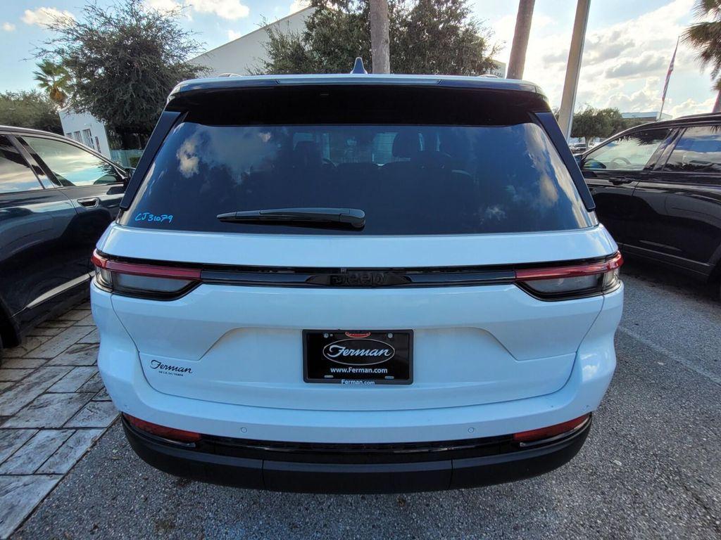 new 2025 Jeep Grand Cherokee car, priced at $41,075